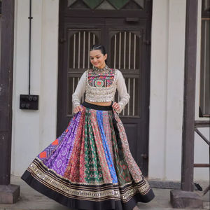 Lehenga Choli de Algodón Musulmán con Estampado Digital, Especial para Navratri, con Bordado de Espejo Real, Borde de Encaje Gota Patti, Dupatta Reversible para Fiesta - Product Image 1