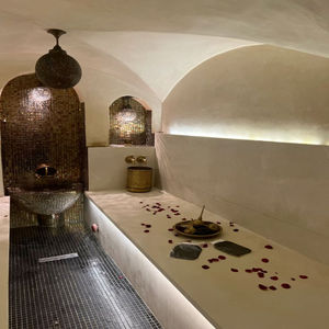 Kit de Regalo para Spa Hammam Marroquí |   Jabón Negro, Guante Kessa, Arcilla Ghassoul, Aceite de Argán, Agua de Rosas, Paquete de Exfoliación, Set Spa Deluxe Pro - Product Image 1