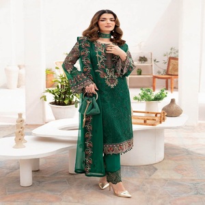 Vestido de gasa Panjabi de tres piezas Ramsha Vol para mujer, ropa de fiesta bordada de diseñadores paquistaníes - Product Image 5