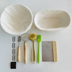 Ensemble de corbeille à pain au levain en rotin ovale avec outils de cuisson et de pâtisserie pour la fabrication du pain et accessoires - Product Image 2