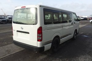 รถยนต์มือสองคุณภาพดีราคาประหยัด ปี 2021 โตโยต้า ไฮเอซ หลังคาเรียบ เครื่องยนต์ดีเซล 2.5 ลิตร เกียร์ธรรมดา พวงมาลัยซ้าย - Product Image 6