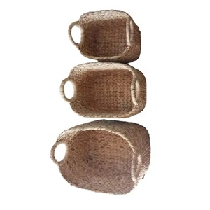 Paniers et bacs de rangement faits à la main en jacinthe d'eau écologique carrée vintage avec poignées du Vietnam Boîtes de rangement pour la maison - Product Image 6