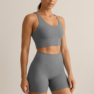 Ensemble de fitness personnalisé pour femmes, short de sport respirant à taille haute et soutien-gorge de sport pour la salle de sport, la course à pied et l'entraînement. - Product Image 3