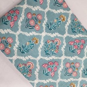 <b>Weekender</b> <b>Bag</b> for <b>Women</b>, Large Duffle <b>Bags</b>, Quilted Fabric Overnight <b>Bag</b>, Handmade Cotton Wash <b>Bags</b>, <b>Women</b> Travel <b>Bag</b> - Product Image 2