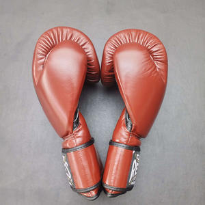 ถุงมือชกมวยสำหรับออกกำลังกายและฝึกชกมวยพื้นผิวเรียบและทนทาน - Product Image 3