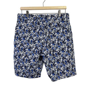Shorts de golf pour hommes offrant un confort léger avec une coupe décontractée, idéal pour les promenades en plein air avec un look simple et propre - Product Image 2