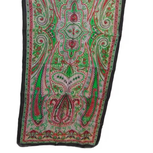 Compra sciarpe di seta autentiche per le donne Online In India lungo con design paisly stampato sciarpa di seta lunga