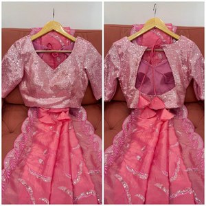 Frente y parte posterior ambos lados trabajo Gold Crush Fabric Beautiful Sequence Work Kitty Party Special Saris de seda de alta calidad al por mayor - Product Image 6