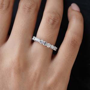 Bague éternelle en diamant rond cultivé en laboratoire certifié IGI 3,80 carats D-E-F VVSVS - Product Image 6