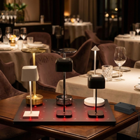 Lampe de table d'hôtel portable de luxe avec station de charge sans fil, capteur tactile, LED sans fil à intensité variable pour restaurant, café, bar