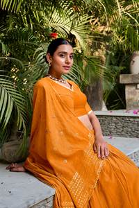 Lahenga Choli Dupatta de Chanderi Puro Liso con Trabajo de Tejido Jari, Moderno, para Fiesta, Largo hasta el Suelo, de Secado Rápido - Product Image 5