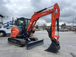 รถขุดขนาดเล็ก Kubota KX040-5 ที่เชื่อถือได้ ขับเคลื่อนด้วยดีเซล ระบบไฮดรอลิก เหมาะสำหรับงานขุด ตักดิน ทำร่อง จัดสวน และงานเกษตร - Product Image 4