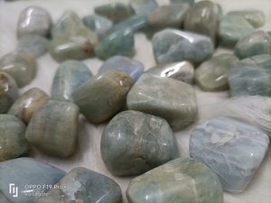 อะความารีนธรรมชาติทรงกลมขัดเงา คริสตัลสีน้ำเงิน หินบำบัด ขายส่งจำนวนมาก จาก Rais Agate Gujarat Feng Shui - Product Image 4