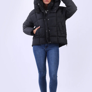 Chaqueta acolchada de mujer de precio barato de último diseño, colores personalizados, tamaño y logotipo con chaquetas acolchadas de mujer con capucha - Product Image 2