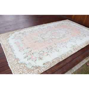 Alfombra Turca de 5.6x9.7 pies, Alfombra Vintage Grande, Alfombra Blanca con Puntos Rosas - Product Image 2