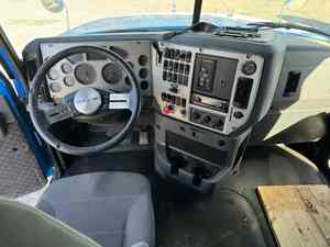 Camión Tractor de Servicio Pesado para Carretera, 6x4, Cabina con Cama, Diésel, para Transporte Logístico Comercial - Product Image 2