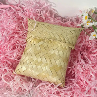 Pochette cadeau en bande de bambou tissée à la main avec ruban et étiquette pour les cadeaux de mariage et les petits cadeaux