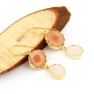 Venta al por mayor de cuarzo solar natural y azúcar druzy doble piedra pendiente 24K chapado en oro latón joyería colgante gancho pendientes - Product Image 3