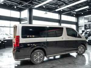 Toyota Granvia 2024 d'occasion, édition VIP, conduite à gauche, sièges en cuir, caméra de recul, écran tactile, phares au xénon, ABS, ESC, Euro IV - Product Image 3