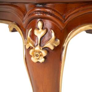 Table basse de luxe avec incrustations en laiton complexes et détails dorés élégants pour une décoration de salon classique - Product Image 5