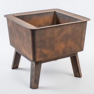 Brasero en métal robuste conçu pour les jardins, les patios et les terrasses extérieurs, offrant une résistance et une chaleur durables - Product Image 2