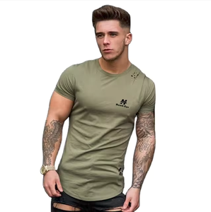 T-shirt homme coupe ajustée couleur vert olive trous de détresse dans l'ourlet courbe avec le logo personnalisé - Product Image 1