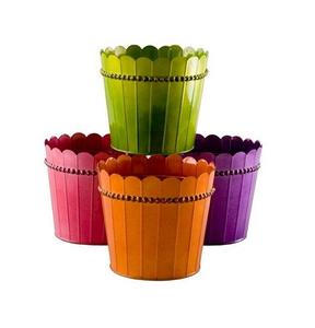 Juego de maceteros decorativos de metal vintage con acabado antiguo único con forma y tamaño personalizados para obtener a precio de venta - Product Image 1