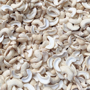 Prix des noix de cajou Santigo Factory directement de l'usine, noix de cajou du Vietnam W320 avec emballage personnalisé - Product Image 1