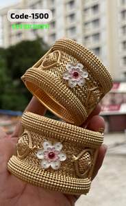 กำไลทองเหลืองราจวดีระดับพรีเมี่ยมพร้อมดีไซน์ทำมือหินหลากสีตกแต่งแนวโบราณเหมาะสำหรับคอลเลกชันและงานเทศกาลของเจ้าสาว - Product Image 4