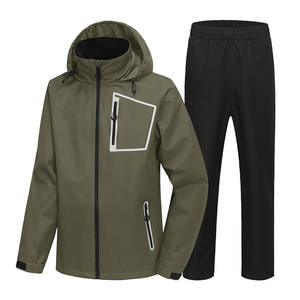 Impresión personalizada transpirable al por mayor trajes de lluvia para los hombres al aire libre impermeable con capucha cuello traje de lluvia para los hombres - Product Image 1