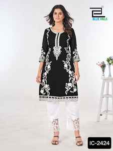 Vêtements ethniques indiens Georgette lourde prêt à porter Kurtis avec une belle broderie travail décontracté et tenue quotidienne Collections Kurtis - Product Image 3