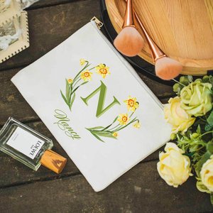 Pochette zippée personnalisée écologique, trousse de maquillage sur mesure avec fleur de naissance et nom, en toile de coton et fermeture en PVC polyester - Product Image 3
