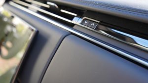 Land Rover Range Rover Sport P530 SE 2023, 650 Millas, V8 Biturbo, Tracción en las Cuatro Ruedas, Paquete de Mejora Interior Premium Claro, Volante a la Izquierda, en Venta - Product Image 2