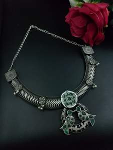 Collier en pierre rose oxydée au look antique Bijoux multifonctions classiques légers pour la mode Tenues décontractées pour occasions spéciales - Product Image 2