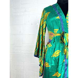 Peignoir Kimono en Soie Recyclée Style Vintage, Imprimé Feuilles Bohème, Cache-maillot de Plage, Cadeau d'Anniversaire pour Demoiselles d'Honneur, Journée Spa - Product Image 3