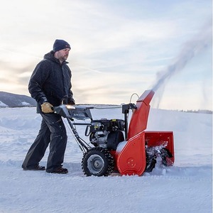 Souffleuse à neige de qualité supérieure et abordable à vendre, offrant un état optimal et une efficacité fiable pour les résidences et les commerces - Product Image 1
