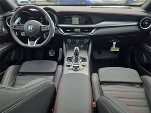 2025 Alfa Ro-meo Stelvio Tributo Italiano 4dr SUV AWD avec Prod. Fin 12/24 2.0L 4cyl Turbo 8A - Product Image 5