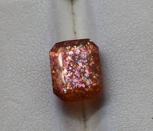 ของแท้สีชมพูเกล็ด Sunstone 8X10 มม.4.42 กะรัตที่เต็มไปด้วยสายรุ้งตาข่ายหลายเกล็ด Sunstone สําหรับเครื่องประดับทํา OEM - Product Image 6