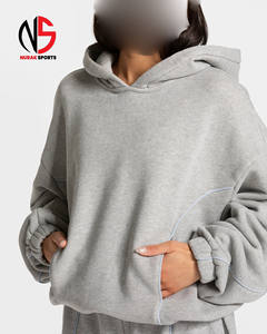 Conjunto Deportivo de Dos Piezas para Mujer, Color Gris Claro con Ribete, Talla Grande, Personalizable, Transpirable, Ropa Deportiva y Activa, Chándal para Mujer - Product Image 4