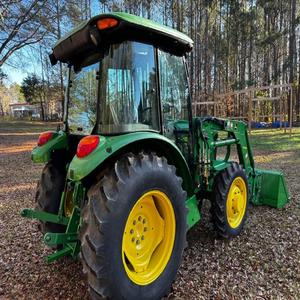 John Deeree 5065E Tractor agrícola En stock Entrega rápida Venta al por mayor disponible Compra directa del proveedor autorizado Nuevo para la venta - Product Image 1