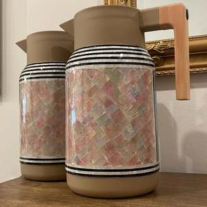 กาน้ำชาแบบฝังเปลือกหอยมุกแบบอาหรับ - Product Image 1