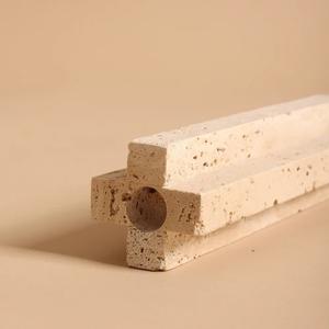 Elegante Portavelas de Piedra Travertino de 3 Ranuras, Diseño Esculpido Moderno, Textura Natural, Centro de Mesa Duradero para una Decoración del Hogar con Estilo - Product Image 5