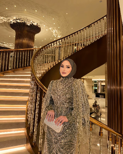 Robe de soirée longue en tulle perlé et satin de qualité supérieure, taille naturelle, respirante, infroissable, motif floral numérique, pour soirée complète - Product Image 6