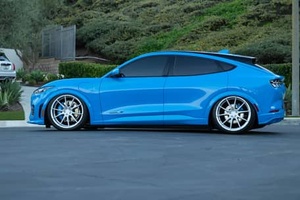 2021 MOSTANG Mech-E G T AWD Coupé Lithium R18 Cuero Doble 6 Asientos Techo Panorámico - Product Image 5