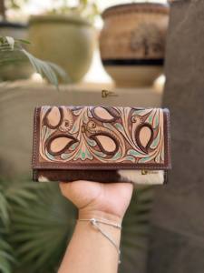 กระเป๋าคลัทช์หนังวัวเฟอร์ดีไซเนอร์วินเทจเคสโทรศัพท์สำหรับผู้หญิงแกะสลักด้วยมือกันน้ำใช้งานได้หลากหลายฤดูร้อน - Product Image 2