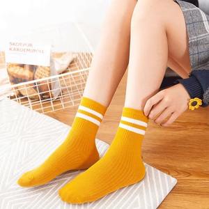 2024 Chaussettes de sport unisexes de haute qualité avec un design unique et un logo de broderie de couleur personnalisé toutes les saisons - Product Image 4