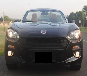 Auto Convertible de 2 Puertas con Caja de Cambios Automática Fe at 124 2020, con Autonomía NEDC de 501-600 km y Batería de 90-110 kWh - Product Image 1