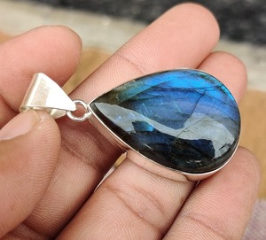925 Sterling Silver Labradorite Gemstone Solitaire Pendant Jewelry Handmade Rhodium Plated Boho Style Women Wedding <b>Gift</b> - Product Image 2
