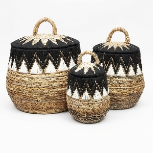 Ensemble de paniers en macramé en écorce de bananier naturelle avec couvercle, motif tribal noir et blanc, pot de rangement, décoration artistique pure pour la conception d'intérieur - Product Image 1