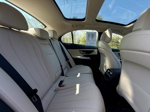 IMPRESIONANTE MERCEDES-BENZ E-350 2025 CON TRANSMISIÓN AUTOMÁTICA - Product Image 4